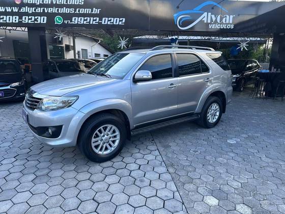 TOYOTA HILUX SW4 2.7 SR 4X2 16V FLEX 4P AUTOMÁTICO TOYOTA HILUX SW4 2.7 SR 4X2 16V FLEX 4P AUTOMÁTICO